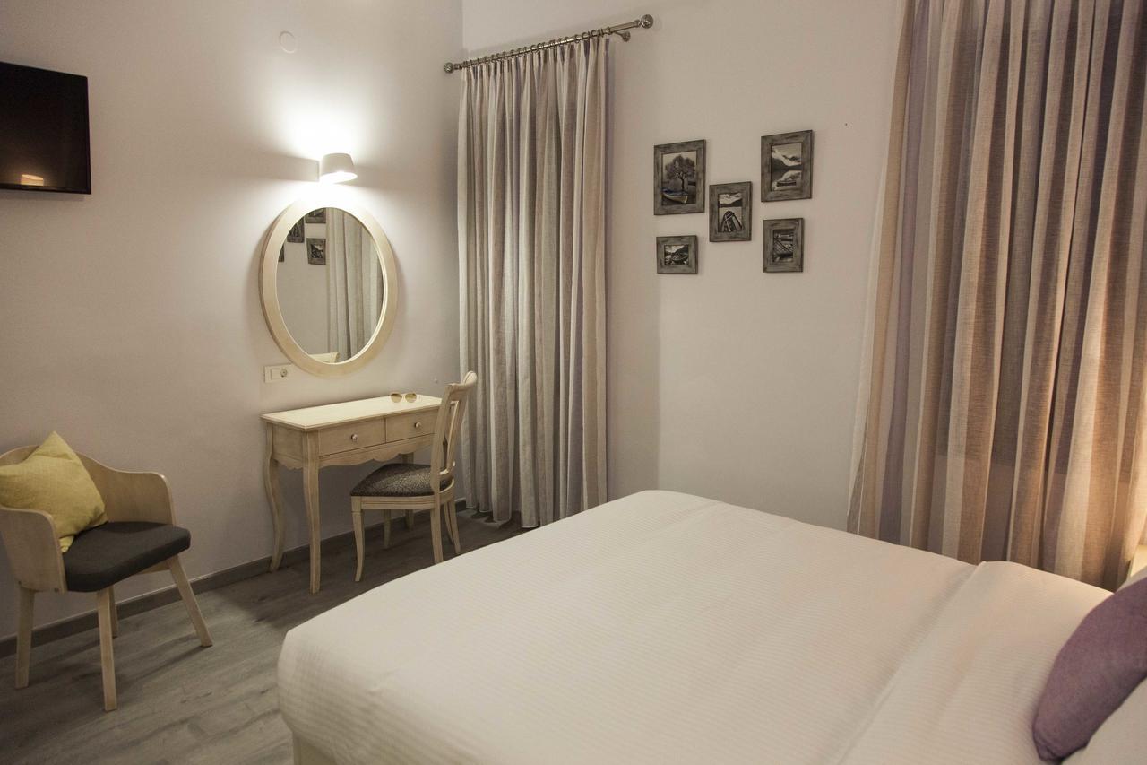 Deluxe Double Room,633182262:JPEG